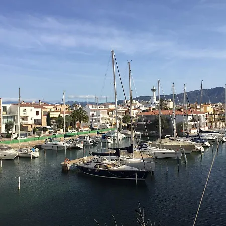 Awaydays - 119 - Modern Duplex 50m From The Beach Empuriabrava